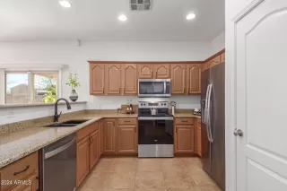 Photo #2: 6663427 Listing