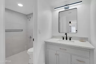 Photo #3: 6663688 Listing