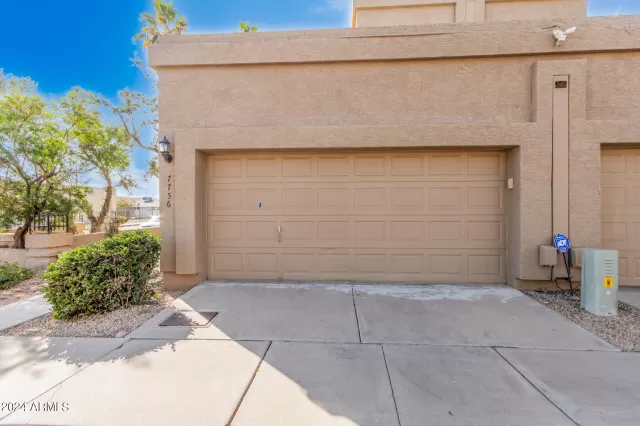 MLS: 6664101 Condo For Sale