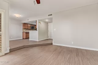 Photo #4: 6664101 Listing