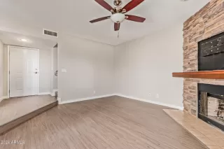 Photo #5: 6664101 Listing