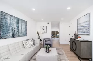 Photo #3: 6664196 Listing