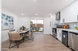 Photo #4: 6664196 Listing