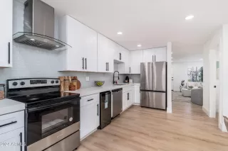 Photo #6: 6664196 Listing