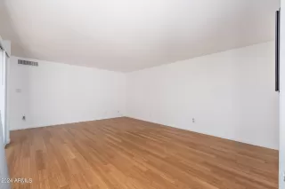 Photo #2: 6664318 Listing