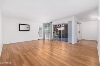 Photo #4: 6664318 Listing