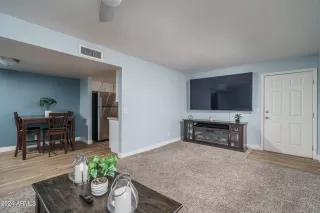 Photo #5: 6664453 Listing