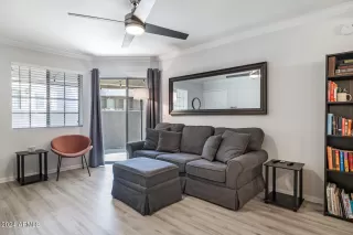 Photo #2: 6664627 Listing 