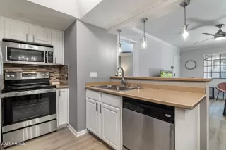 Photo #4: 6664627 Listing 