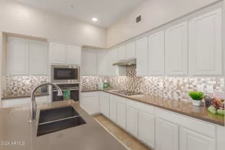 Photo #4: 6664730 Listing 