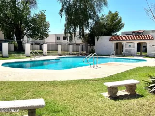 Photo #4: 6664819 Listing