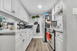 Photo #6: 6664819 Listing