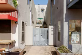 Photo #3: 6664831 Listing