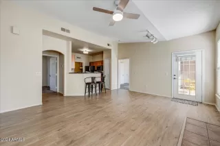 Photo #5: 6665040 Listing