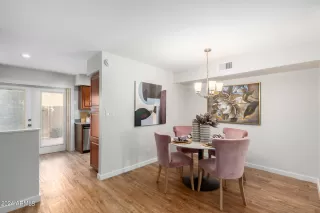 Photo #3: 6665120 Listing