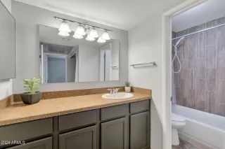 Photo #6: 6665182 Listing