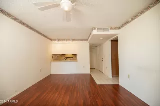 Photo #4: 6665267 Listing