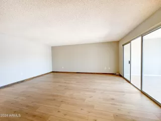 Photo #4: 6665645 Listing