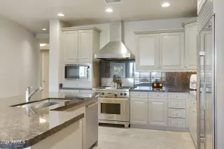 Photo #4: 6665880 Listing 