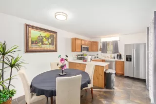 Photo #4: 6666096 Listing