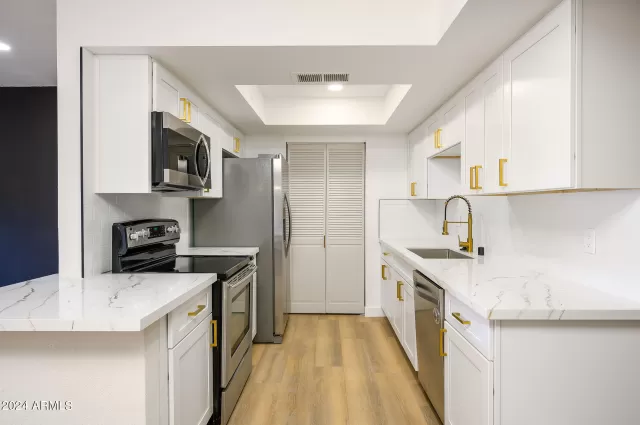 MLS: 6666682 Condo For Sale