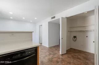 Photo #5: 6666785 Listing