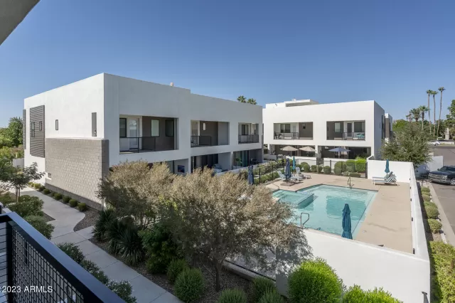 MLS: 6666813 Condo For Sale