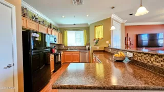 Photo #5: 6666825 Listing