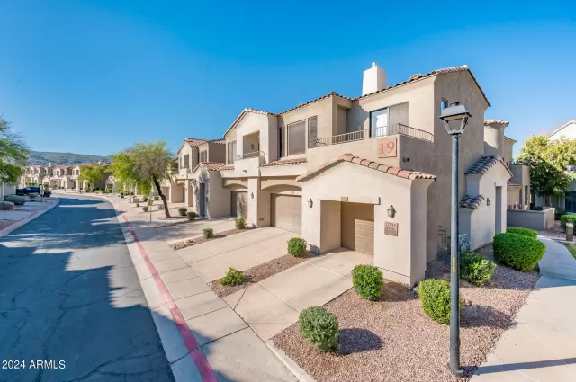 MLS: 6667104 Condo For Sale