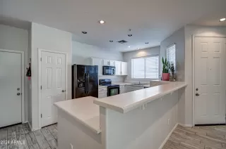 Photo #5: 6667204 Listing