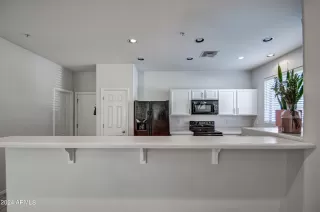 Photo #6: 6667204 Listing