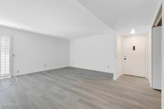 Photo #6: 6667355 Listing