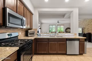 Photo #6: 6667486 Listing