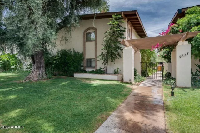 MLS: 6667500 Condo For Sale