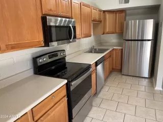 Photo #4: 6667500 Listing