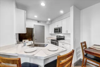 Photo #5: 6667683 Listing 