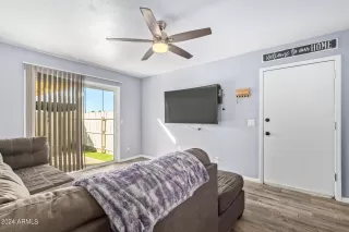 Photo #6: 6667931 Listing 