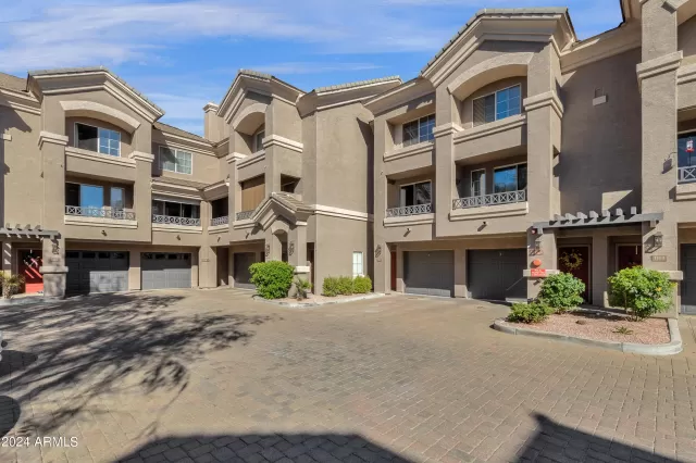 MLS: 6668017 Condo For Sale