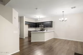 Photo #5: 6668104 Listing