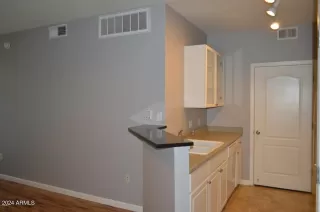 Photo #3: 6668140 Listing 