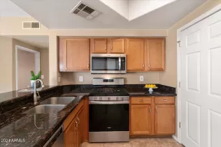 Photo #6: 6668320 Listing