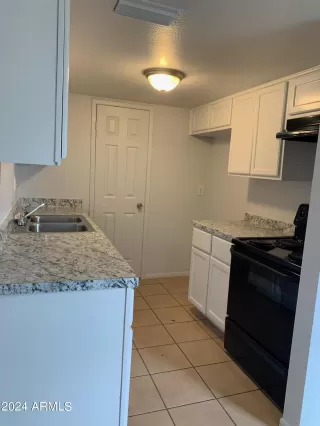 Photo #3: 6668340 Listing