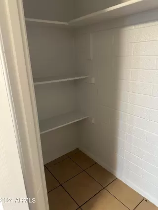 Photo #5: 6668340 Listing