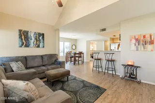 Photo #2: 6668612 Listing