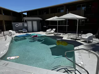 Photo #3: 6668731 Listing