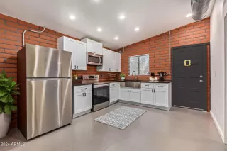 Photo #3: 6668797 Listing 