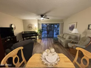 Photo #3: 6668904 Listing