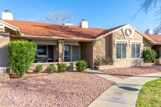 Photo #5: 6668907 Listing