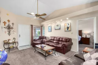 Photo #6: 6668907 Listing