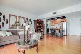 Photo #3: 6668926 Listing